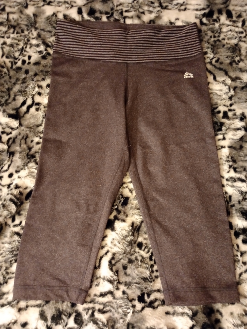 Athletic Capri Leggings with Striped Waistband Women's Biker Shorts /Gym